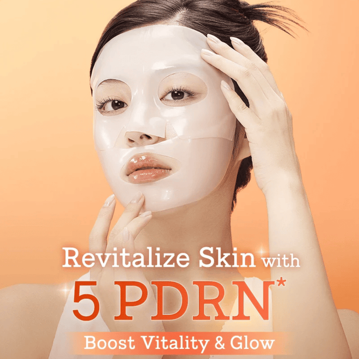 COSRX 5 PDRN Hyaluronic Acid Vital Hydrating Hydrogel Mask applicerad på ansiktet för revitaliserad hud, ökad lyster och intensiv återfuktning