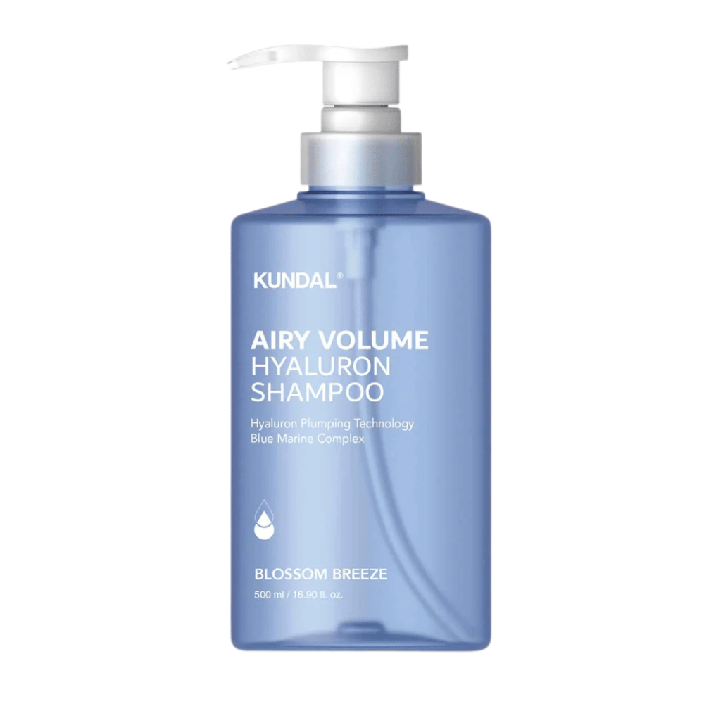 KUNDAL Airy Volume Hyaluron Shampoo Blossom Breeze i blå pumpflaska, volymgivande schampo med hyaluron och Blue Marine Complex.
