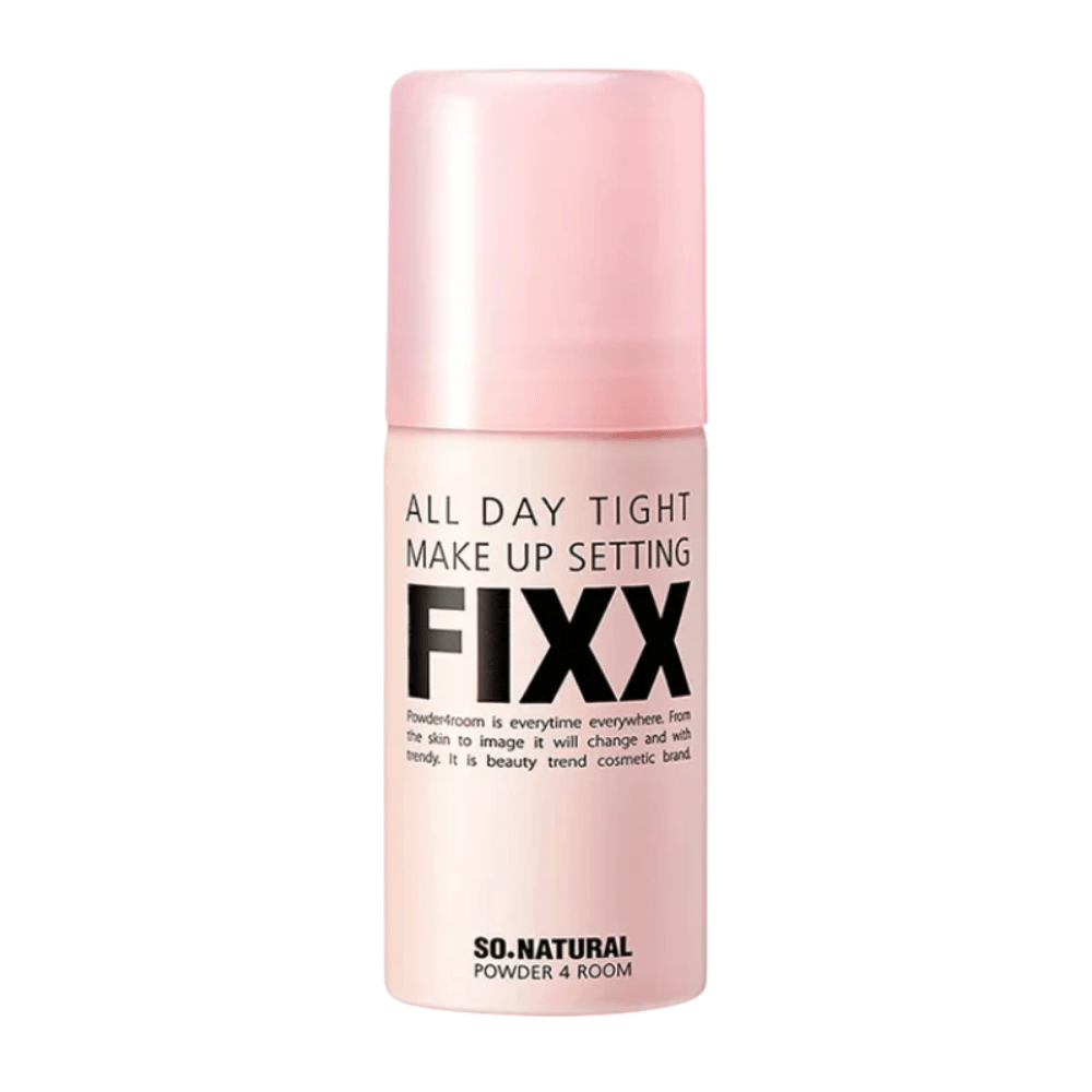5. So Natural All Day Tight Make Up Setting Fixx – rosa fixeringsspray för makeup mot vit bakgrund