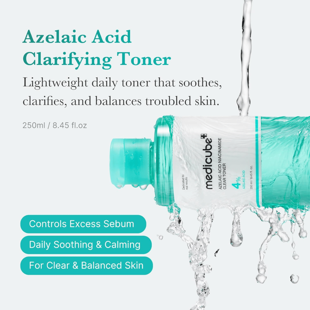 Medicube Azelaic Acid Niacinamide Clear Toner 4% med rinnande vatten som visar en lugnande toner för att balansera talgproduktion, minska orenheter och ge en klarare hud.