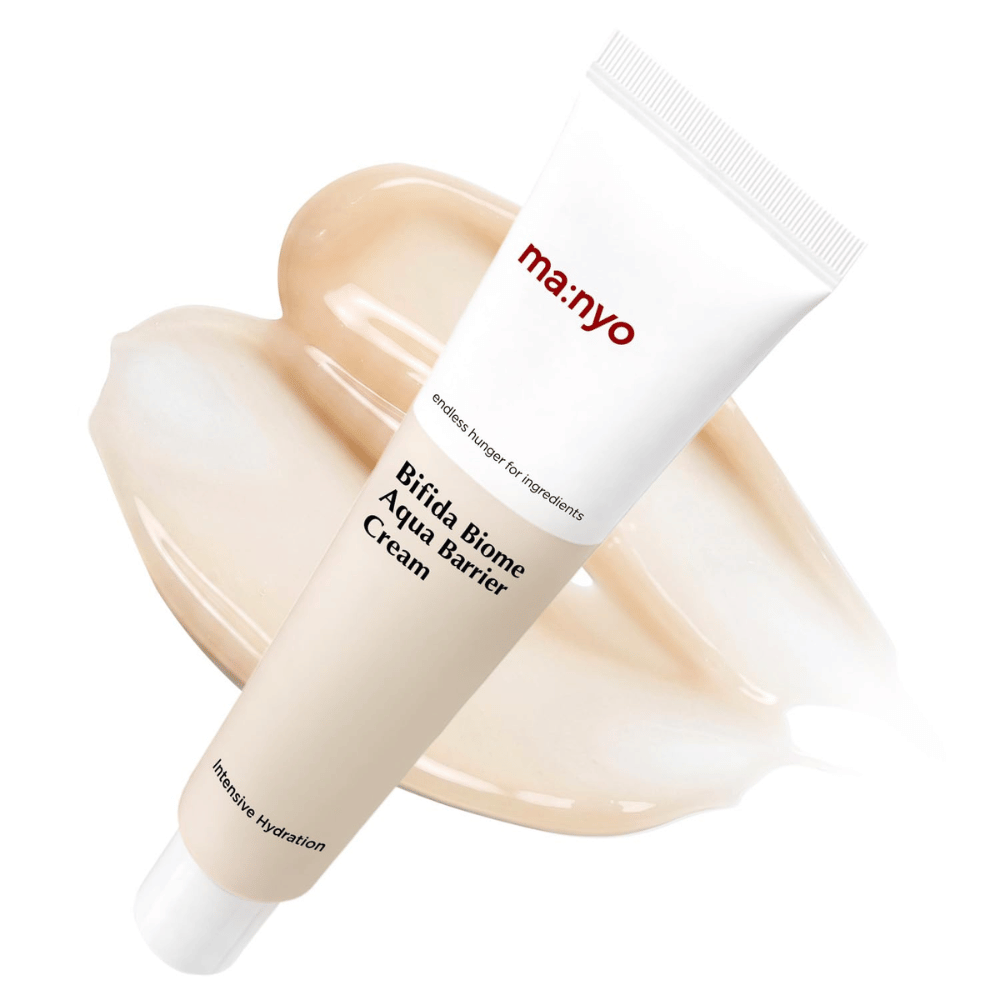 4. Ma:nyo Bifida Biome Aqua Barrier Cream – återfuktande ansiktskräm i vit tub med beige krämig textur i bakgrunden