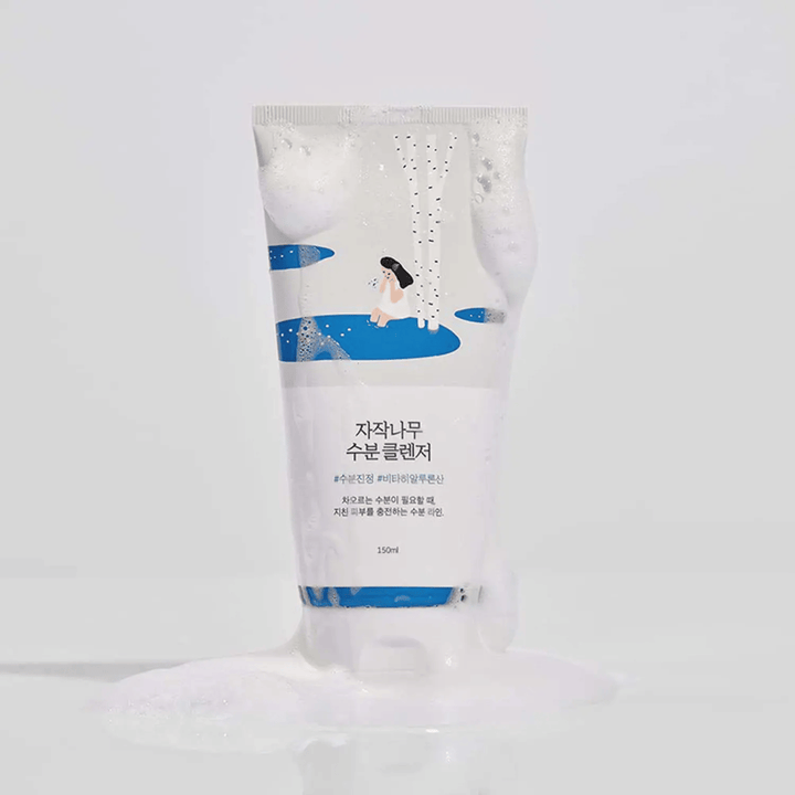 ROUND LAB Birch Juice Moisturizing Cleanser 150 ml i tub med krämigt lödder, mild ansiktsrengöring med björksav som rengör skonsamt, återfuktar huden och passar även känslig hy.