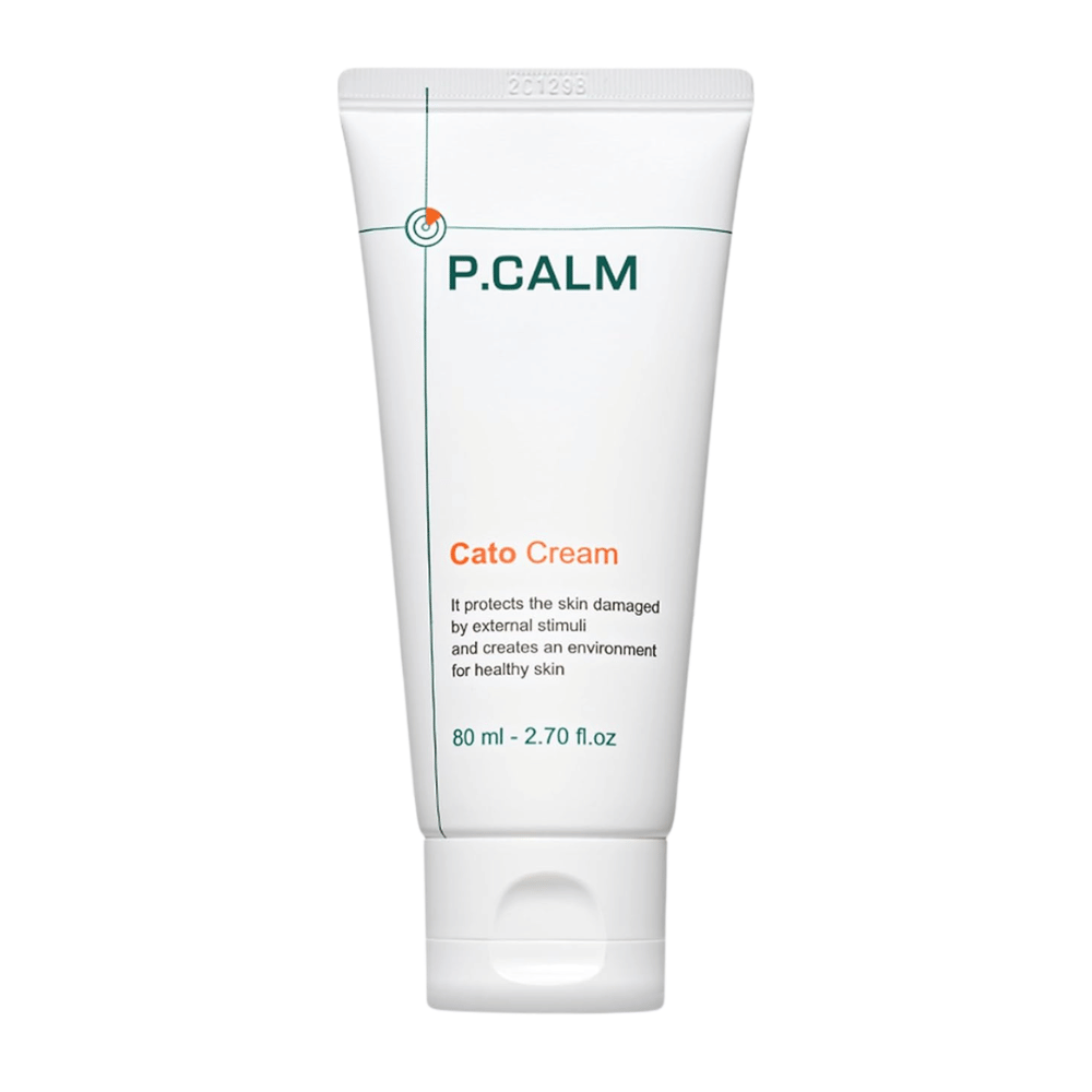 Frilagd produktbild av P.CALM Cato Cream på ljus bakgrund. Den minimalistiska tubdesignen framhäver hudvårdsproduktens rena och lugnande profil för känslig hud.