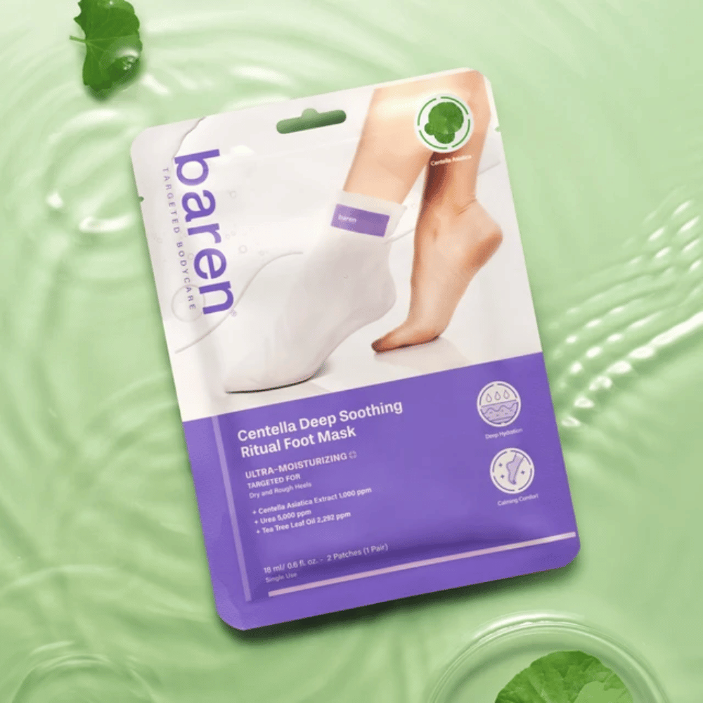 8. Baren Centella Deep Soothing Ritual Foot Mask – förpackning med lugnande fotmask mot grön bakgrund med vatten och centellablad