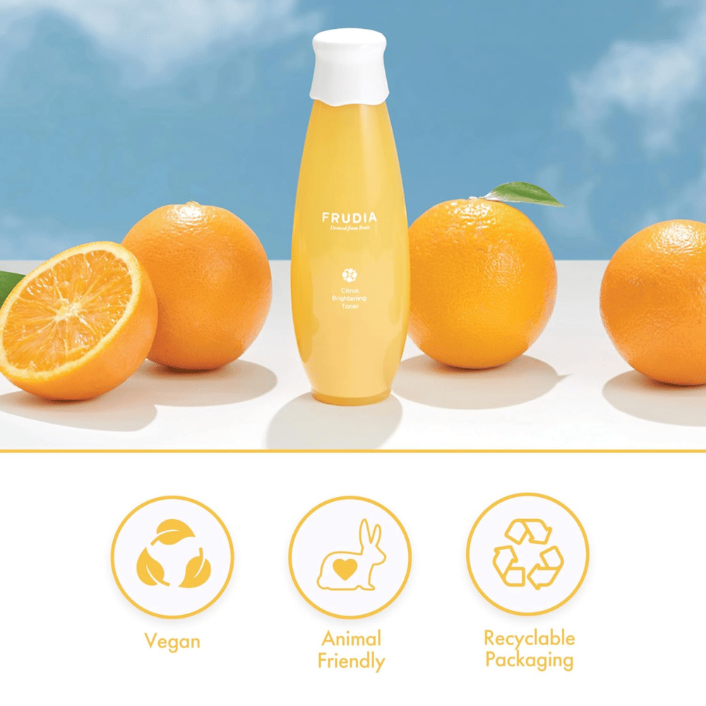 FRUDIA Citrus Brightening Toner med apelsiner – lystergivande koreansk toner med citrus, vitamin C och fruktextrakt som jämnar ut hudtonen och ger naturlig glow.