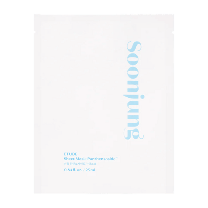 En minimalistisk vit förpackning av ETUDE Soon Jung Panthensoside Sheet Mask. Texten är i en ljusblå nyans och storleken anges som 0.84 fl. oz. / 25 ml.