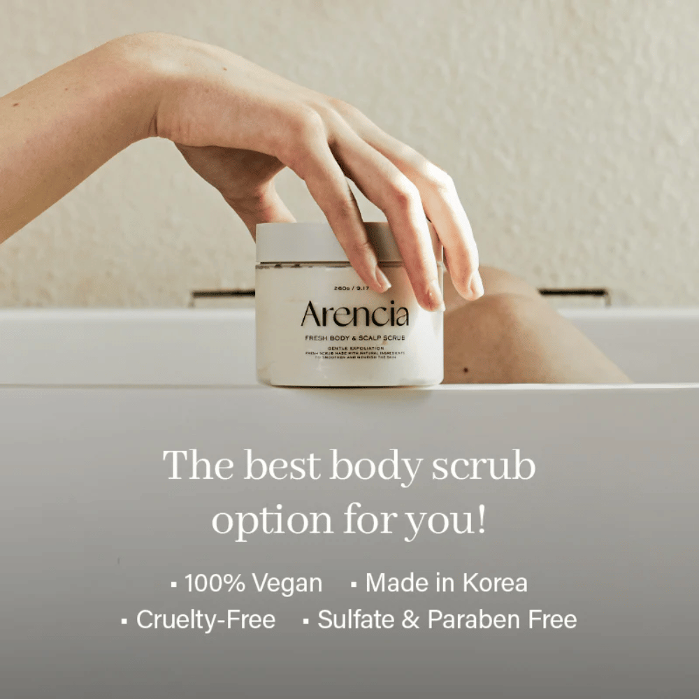 Arencia Fresh Cloud Body & Scalp Scrub placerad vid badkar. Vegansk kroppsskrubb som exfolierar skonsamt, återfuktar huden och lämnar en mjuk och fräsch känsla.