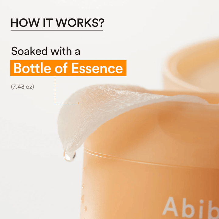Närbild på återfuktande toner pad genomdränkt i essens från Abib Glutathiosome Dark Spot Pad Vita Touch.