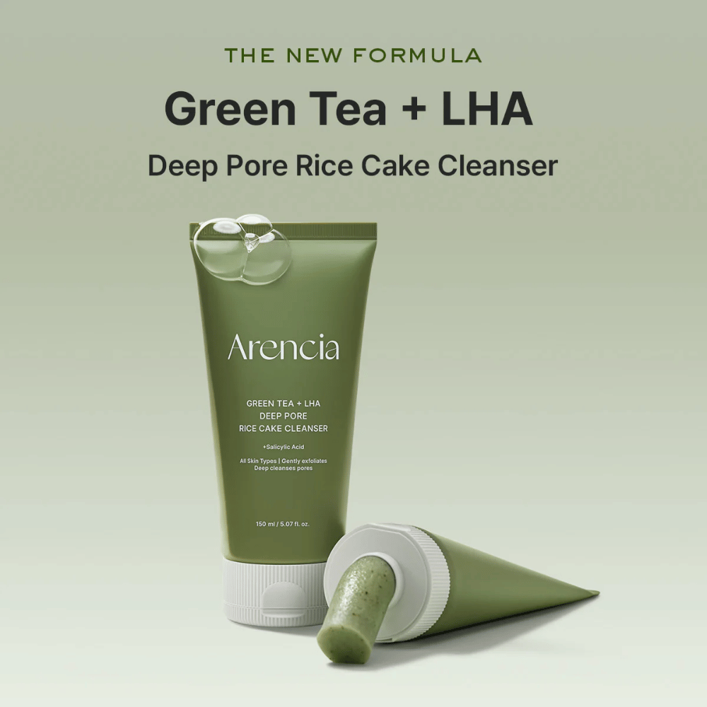 Kampanjbild för Arencia Green Tea + LHA Deep Pore Rice Cake Cleanser som lyfter fram den nya formulan med grönt te och LHA för djuprengöring av porer.