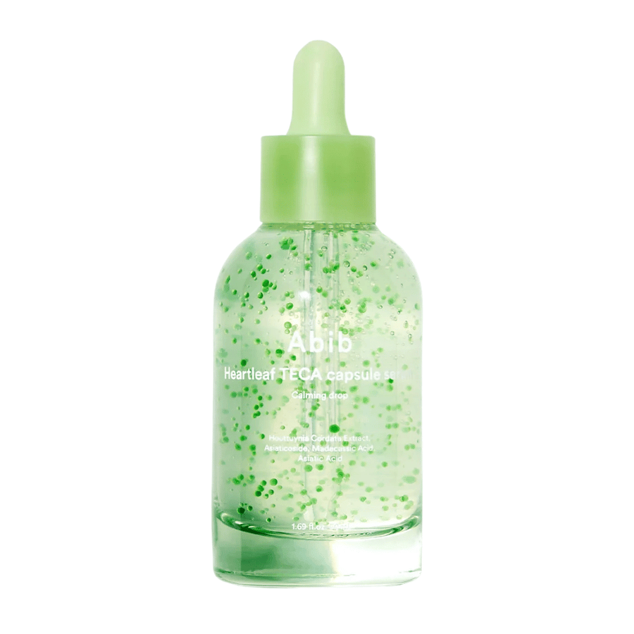 Ren produktbild på Abib Heartleaf TECA Capsule Serum med gröna kapslar synliga i flaskan och fokus på den lugnande serumdesignen.