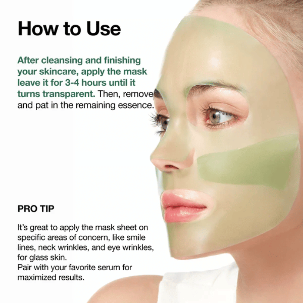 En modell bär en ljusgrön hydrogelmask som täcker större delen av ansiktet. Bilden visar hur masken används efter hudvårdsrutinen och betonar att den ska sitta på huden i 3–4 timmar tills den blir transparent. Fokus ligger på långvarig återfuktning och att essensen absorberas effektivt av huden.