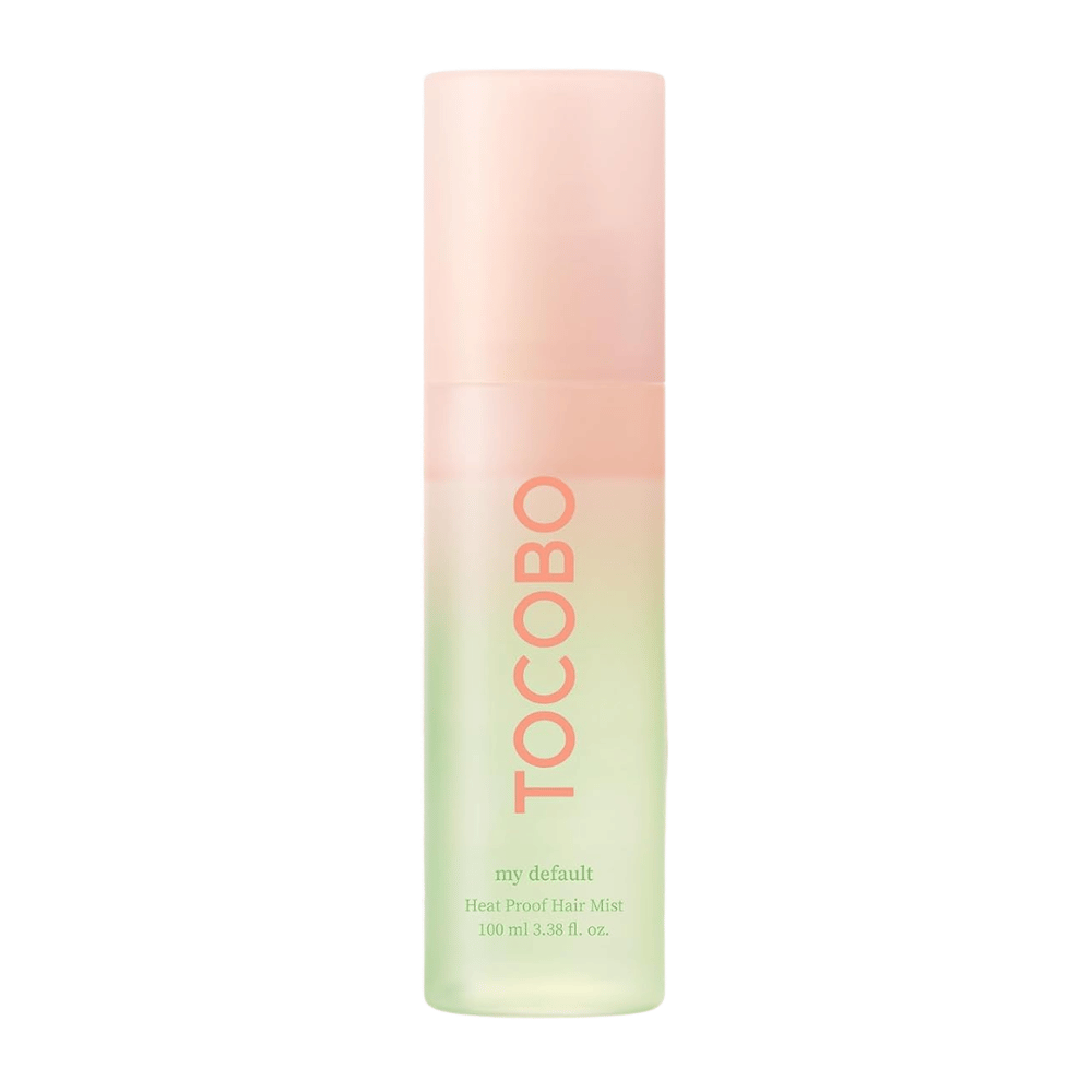 1. TOCOBO Heat Proof Hair Mist #02 My Default 100ml – värmeskyddande hårmist i grön och rosa sprayflaska mot vit bakgrund
