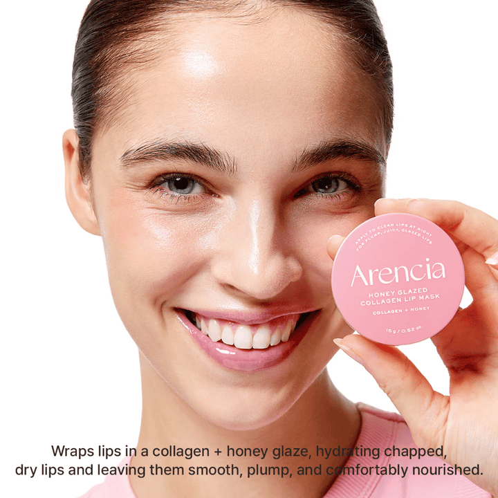 Modell håller upp Arencia Honey Glazed Collagen Lip Mask och visar resultat med glansiga, återfuktade och fylligare läppar. Fokus ligger på intensiv vård för torra och nariga läppar.