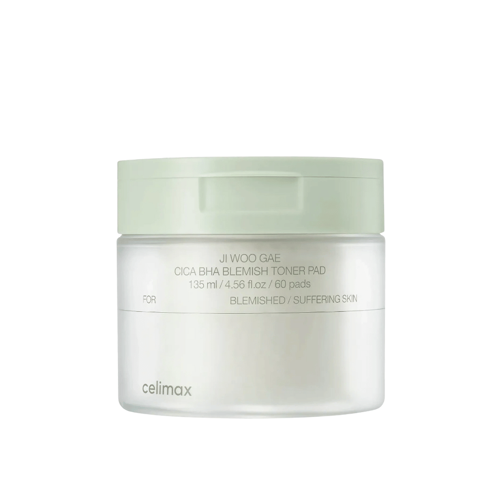 Produktbild på Celimax Ji Woo Gae Cica BHA Blemish Toner Pad 135 ml med 60 pads för känslig och aknebenägen hud.