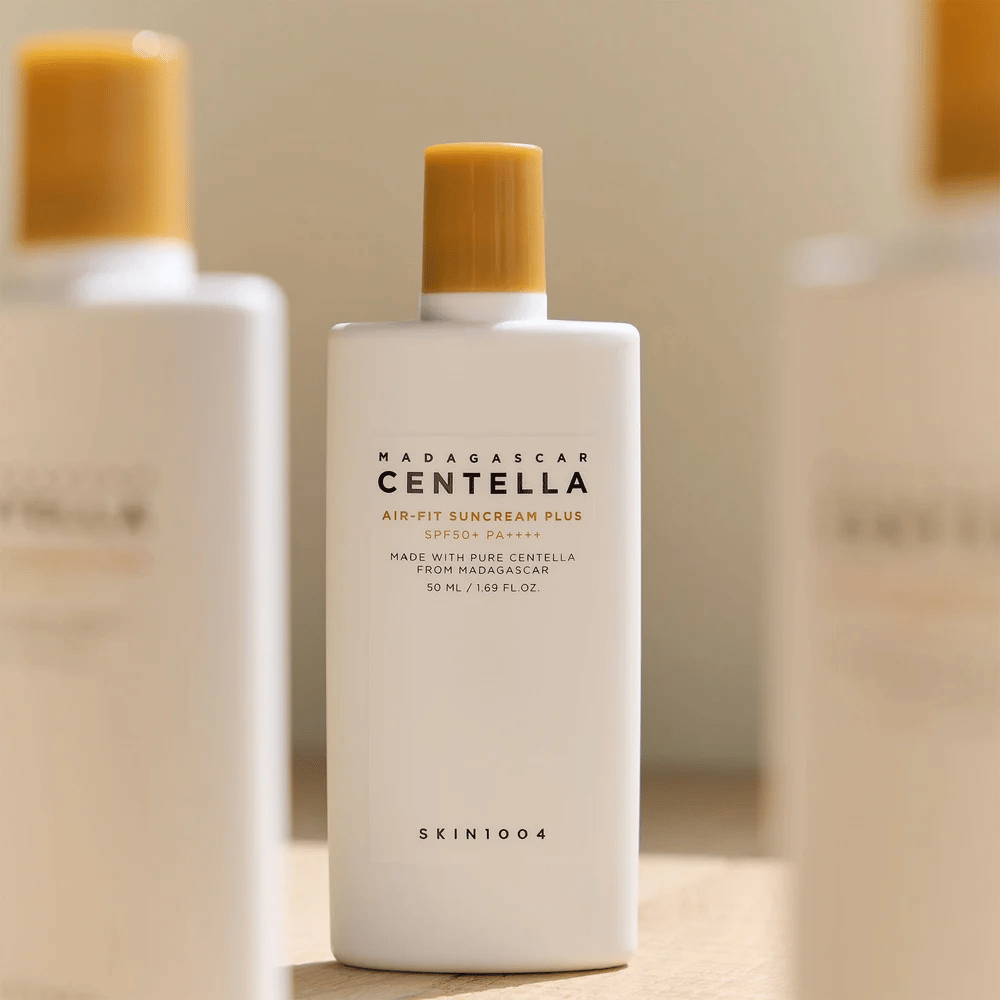 SKIN1004 Madagascar Centella Air-Fit Suncream Plus SPF50+ PA++++ solskydd med centella asiatica som skyddar huden mot UV-strålar och lugnar känslig hud