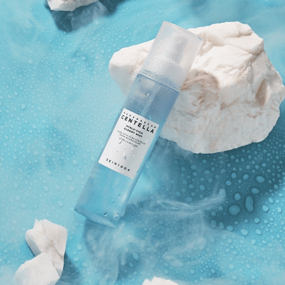 SKIN1004 Madagascar Centella Hyalu-Cica Cloudy Mist 120 ml – återfuktande ansiktsmist med centella asiatica och hyaluronsyra i fuktig miljö