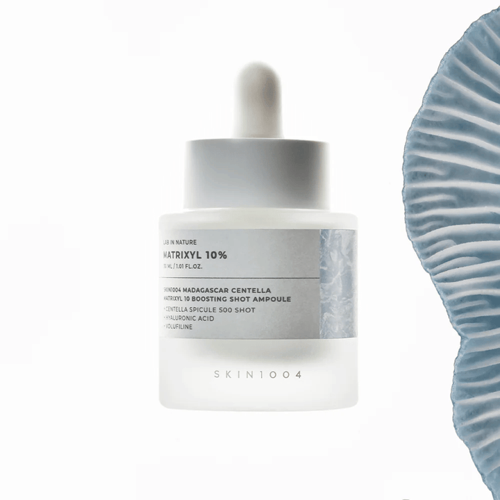 SKIN1004 Madagascar Centella Matrixyl 10 Boosting Shot Ampoule – koreanskt serum med 10 % Matrixyl och centella asiatica för fastare hud, förbättrad elasticitet och intensiv återfuktning.