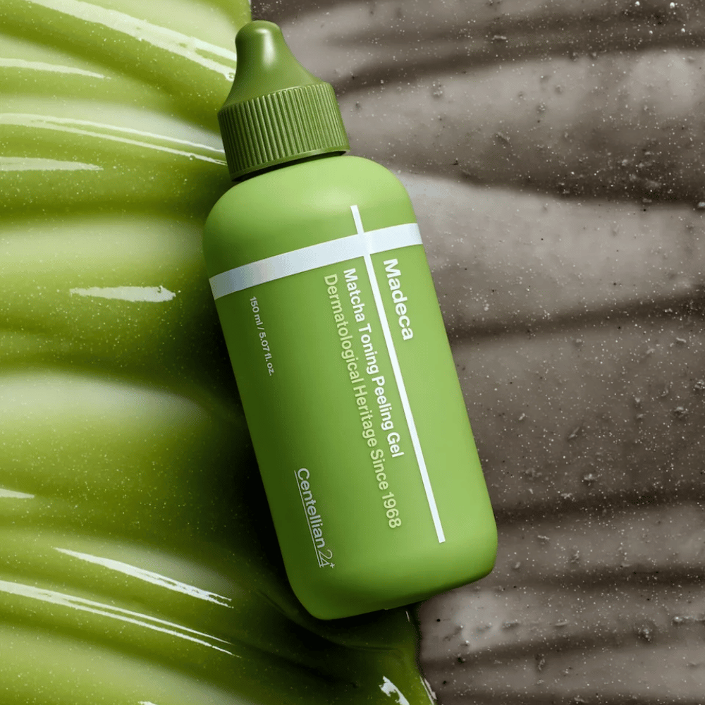 Centellian24 Madeca Matcha Toning Peeling Gel – koreansk peeling gel med matcha som hjälper till att exfoliera huden skonsamt, avlägsna döda hudceller och ge en klarare och jämnare hudton.