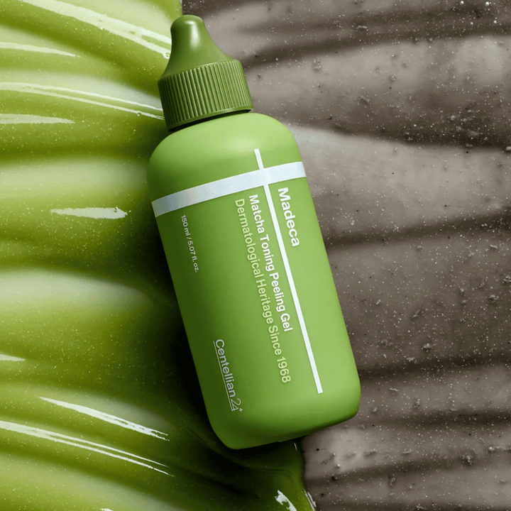 Centellian24 Madeca Matcha Toning Peeling Gel – koreansk peeling gel med matcha som hjälper till att exfoliera huden skonsamt, avlägsna döda hudceller och ge en klarare och jämnare hudton.