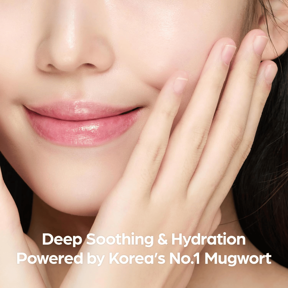 I'm From Mugwort Essence ger djup återfuktning och lugnande vård med koreansk mugwort för en friskare och mer balanserad hud.