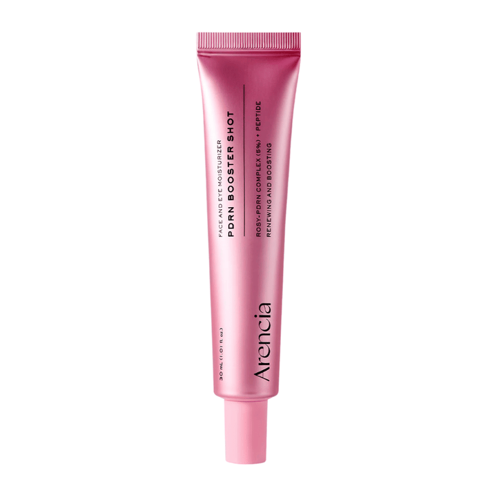 Ren produktbild av Arencia PDRN Booster Shot med minimalistisk rosa förpackning och fokus på återfuktande, återuppbyggande och lystergivande hudvård.