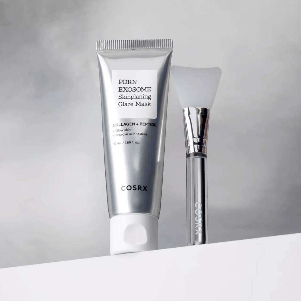 COSRX PDRN EXOSOME Skinplaning Glaze Mask med borste för enkel applicering och resultat som ger lyster och slät hud.