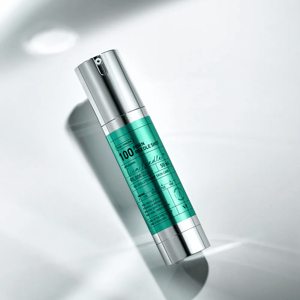 VT Cosmetics PDRN Reedle Shot 100 serum i pumpflaska med microneedling-effekt som förbättrar hudens struktur och stimulerar förnyelse