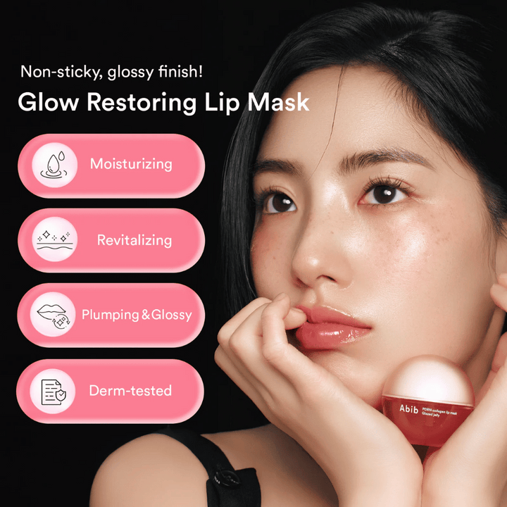 Kvinna med glansiga läppar håller i en rosa burk Abib PDRN Collagen Lip Mask. Text till vänster listar fördelar: återfuktande, revitaliserande, plumpande & glansig samt dermatologiskt testad.