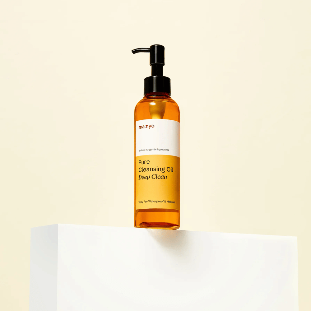 ma:nyo Pure Cleansing Oil Deep Clean i pumpflaska – koreansk cleansing oil för djup rengöring av porer och borttagning av tung makeup.