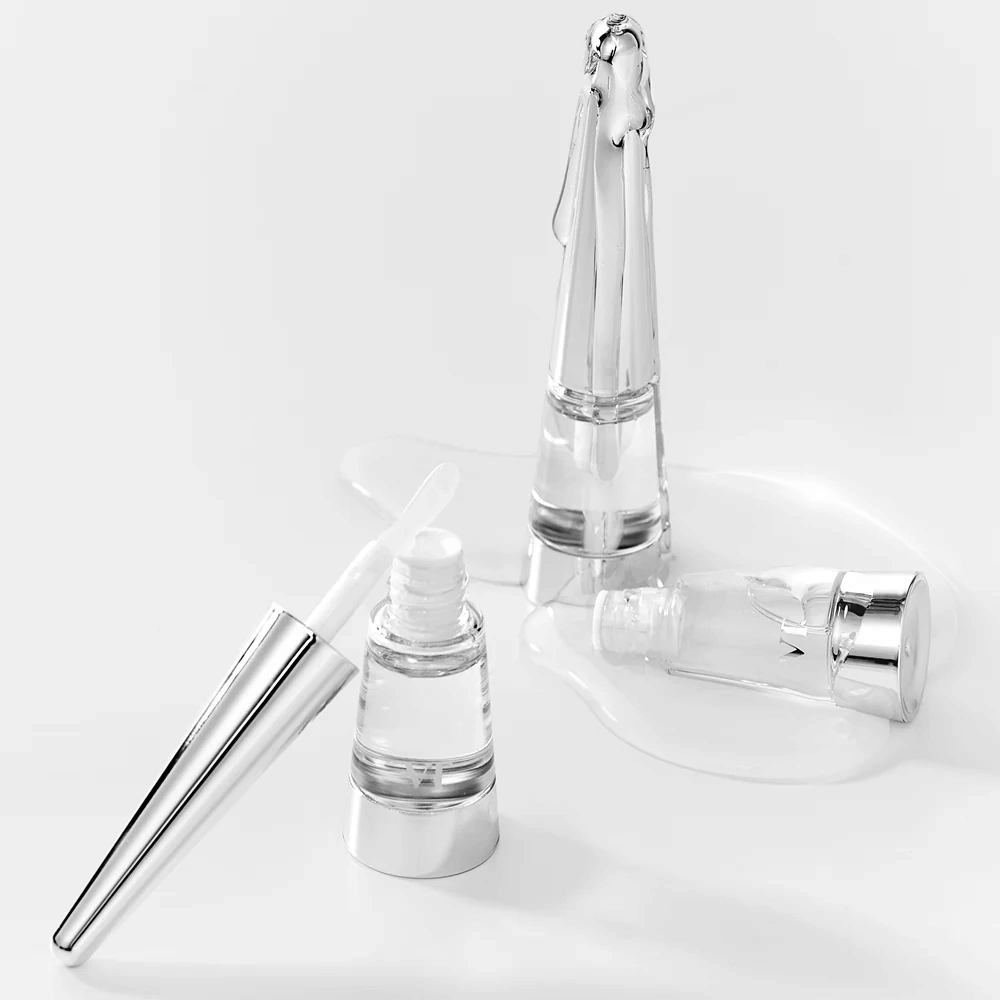 VT Cosmetics Reedle Shot Lip Plumper Beginner med synlig serumtextur som ger glans, mjukgörande effekt och fylligare läppar.