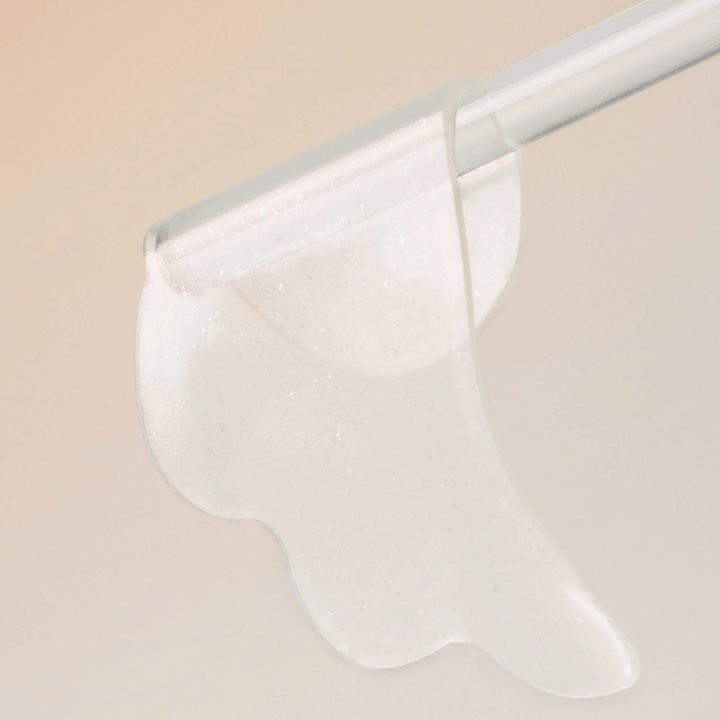 Närbild på Beauty of Joseon under eye patch med gelkonsistens som ger intensiv återfuktning och vård till huden under ögonen.