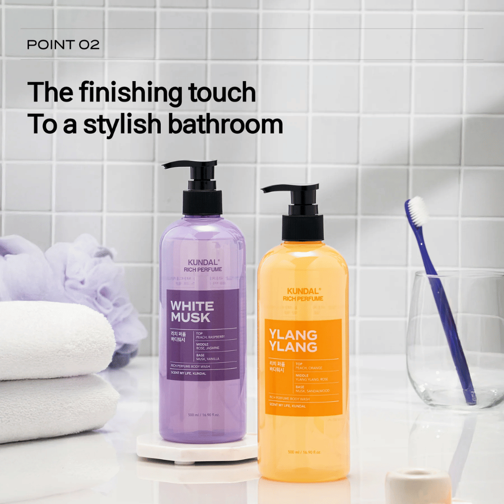 3. KUNDAL Rich Perfume Body Wash White Musk & Ylang Ylang – två duschtvålar i en stilren badrumsmiljö
