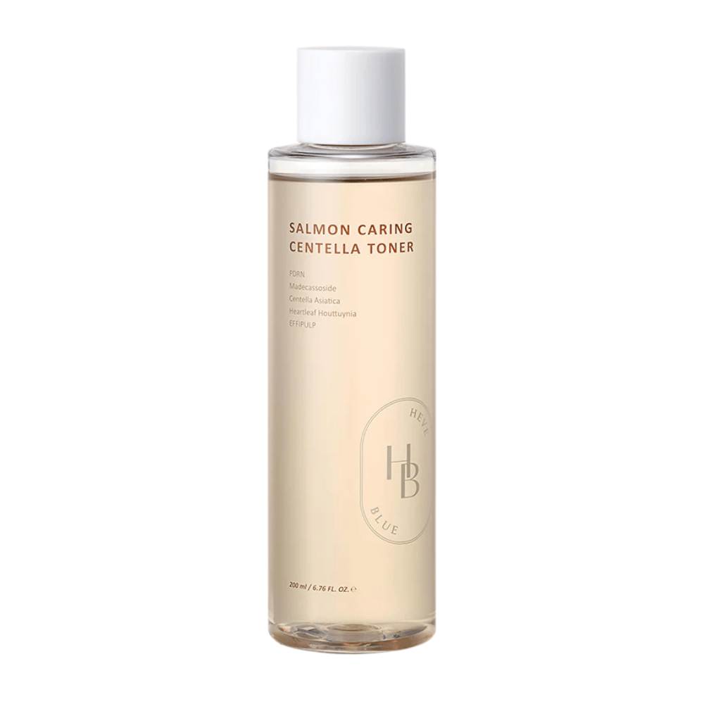 Salmon Caring Centella Toner produktbild – koreansk toner med PDRN och centella som återfuktar på djupet, stärker hudbarriären och förbereder huden för efterföljande hudvård.
