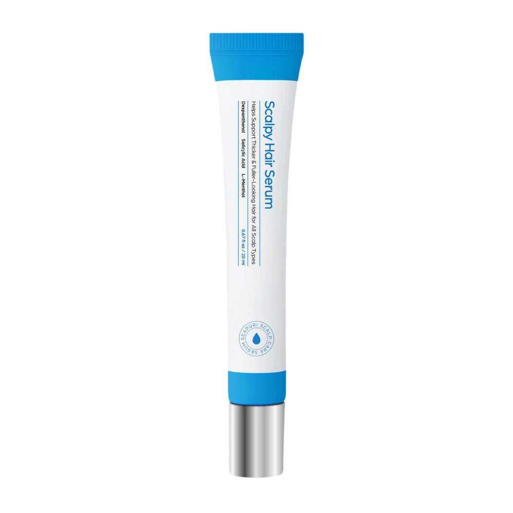 Produktbild av Seapuri Scalpy Hair Serum i vit och blå tub med metallkork. Hårserum som stärker rötter och främjar tillväxt.