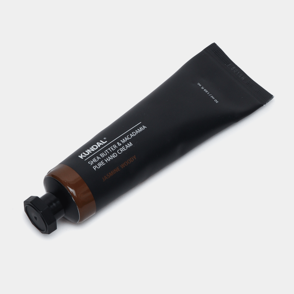 KUNDAL Shea Butter & Macadamia Pure Hand Cream Jasmine Woody – återfuktande handkräm med sheasmör och macadamiaolja för mjuka händer och en varm, blommig doft.