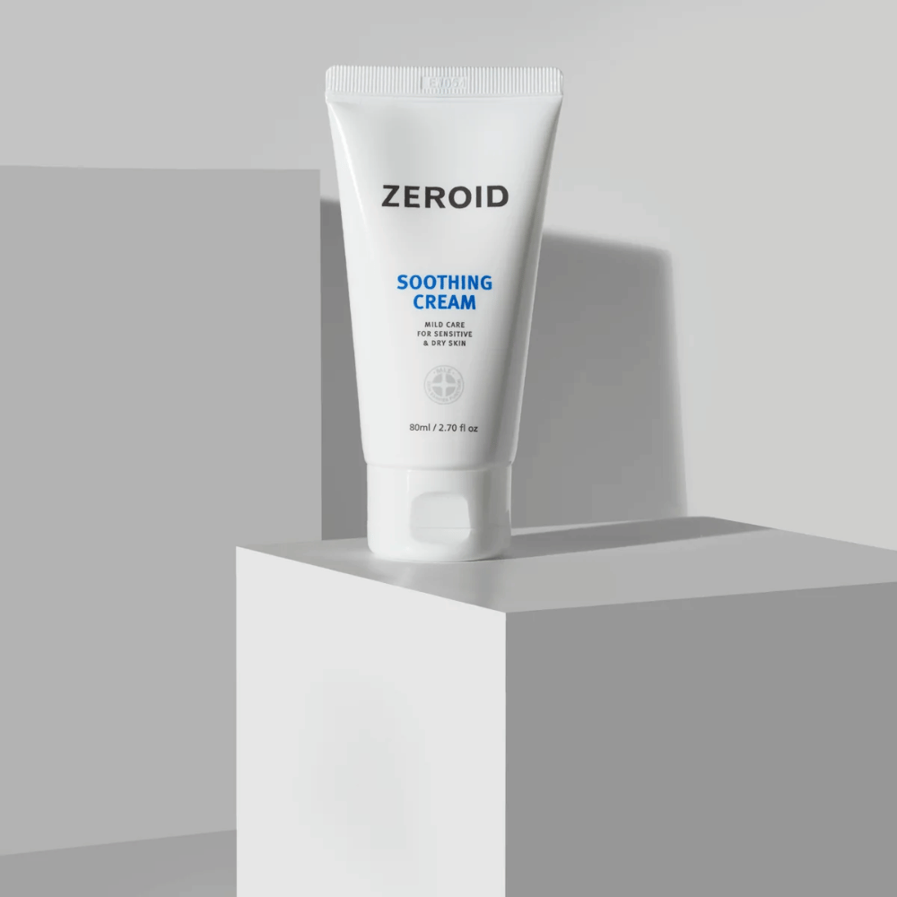 ZEROID Soothing Cream 80 ml på podium för daglig återfuktning av torr och känslig hud