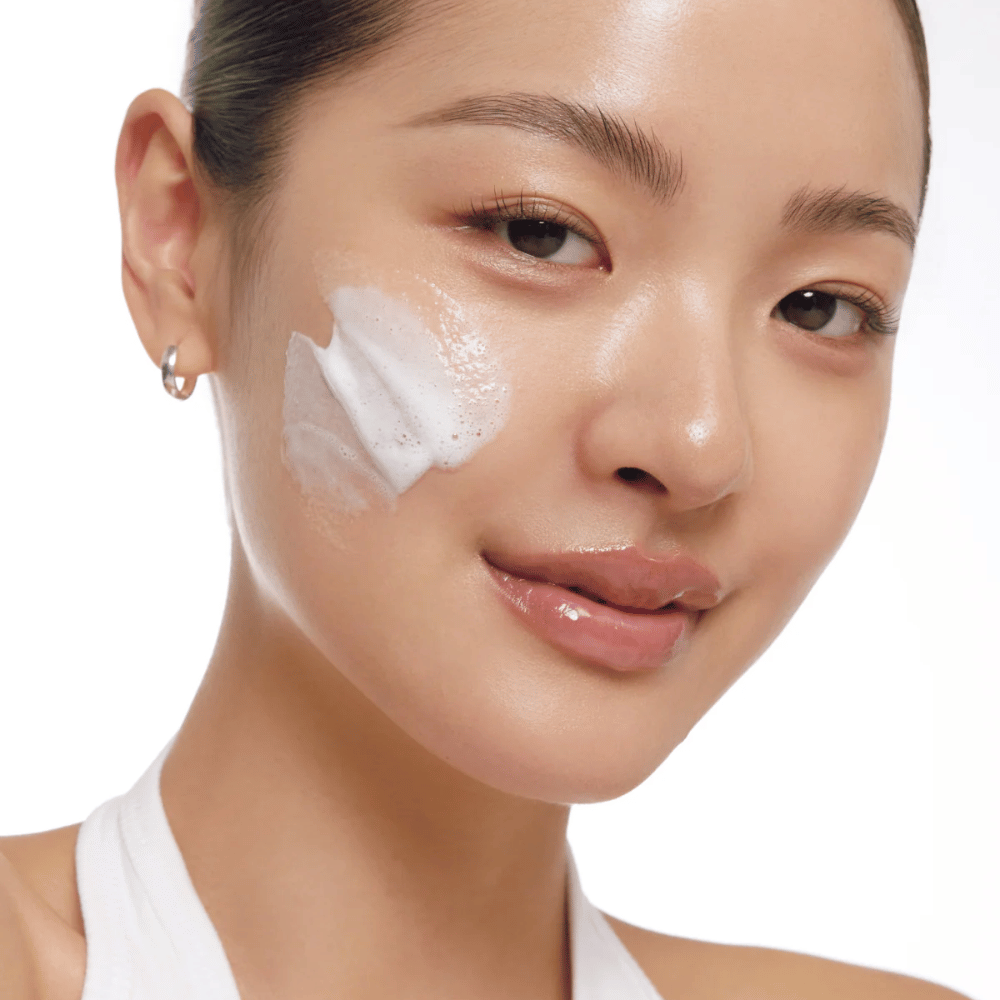 AXIS-Y Sunday Morning Refreshing Cleansing Foam appliceras på huden