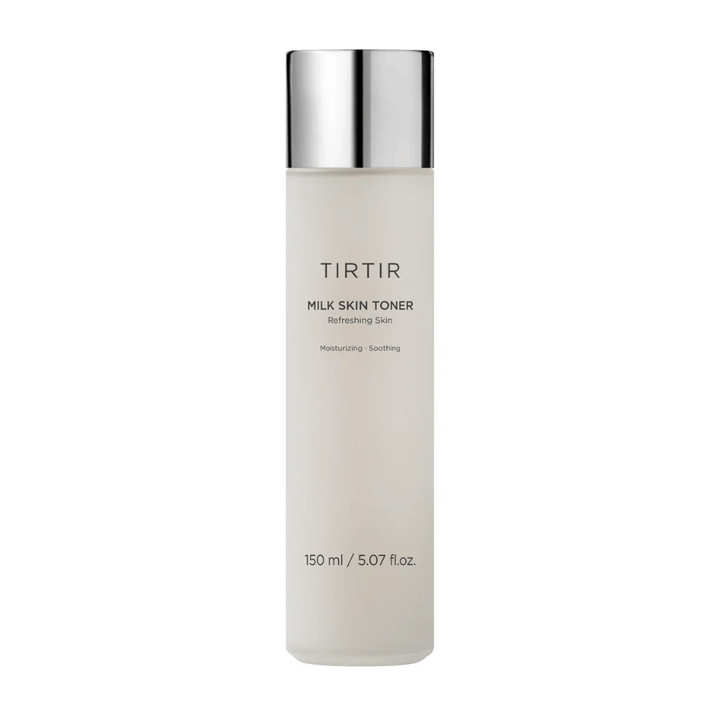 Produktbild av "TIRTIR MILK SKIN TONER", en hudtoner som utlovar uppfriskande och lugnande effekter. Innehållet är 150 ml.