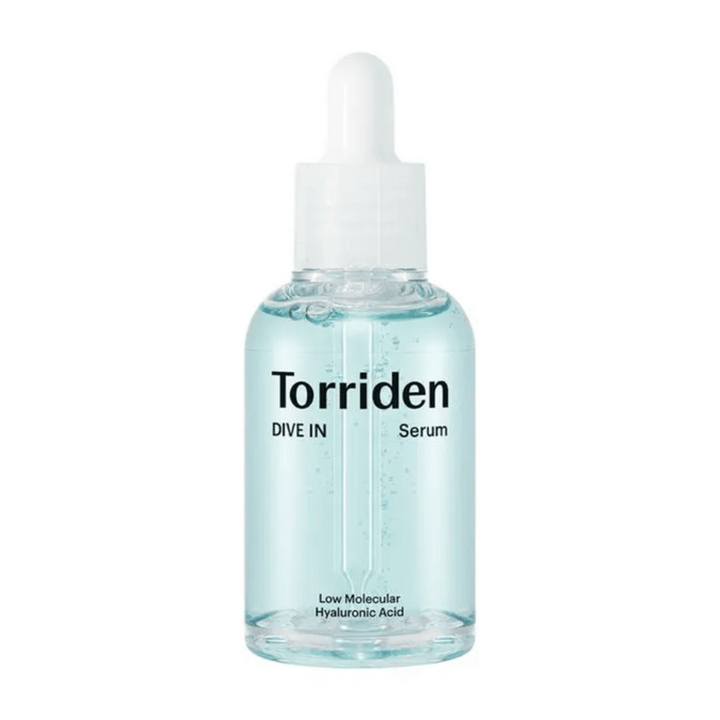 En flaska Torriden DIVE-IN Low Molecule Hyaluronic Acid Serum 50ml för återfuktning, på vit bakgrund.