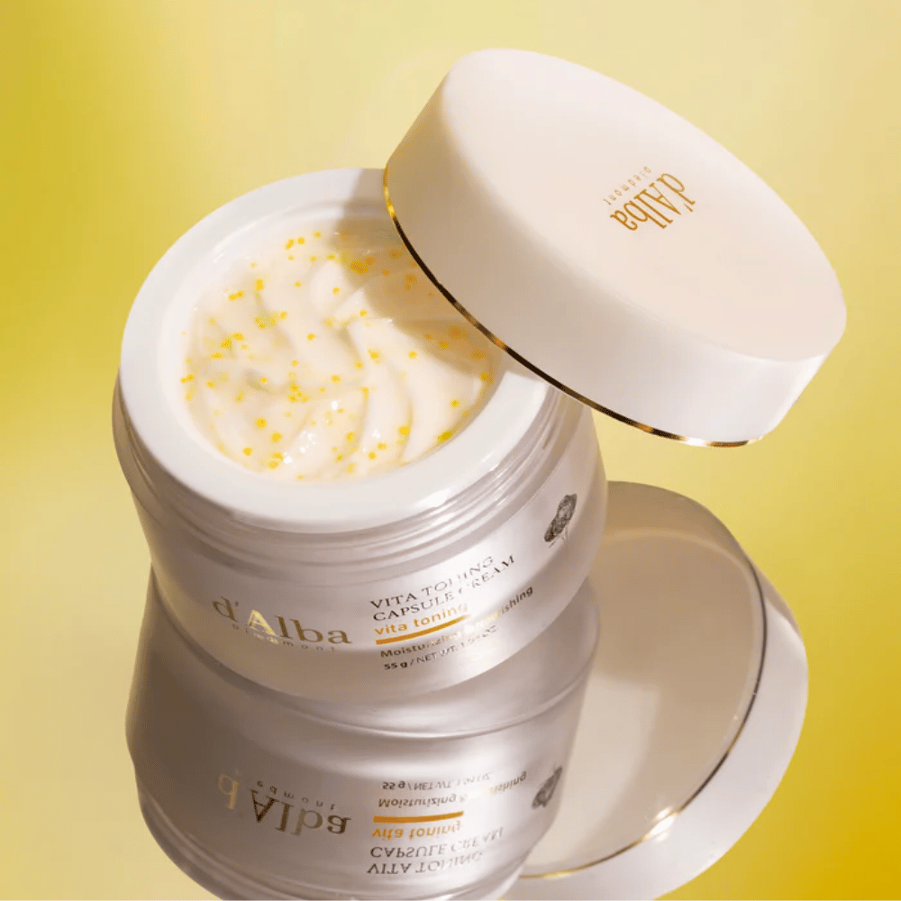 d’Alba Vita Toning Capsule Cream ansiktskräm – återfuktande kräm med kapselteknologi som hjälper till att ge näring och jämna ut hudens struktur.