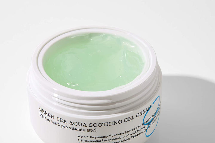 COSRX Green Tea Aqua Soothing Gel Cream 50ml hydratiserar och lugnar huden.