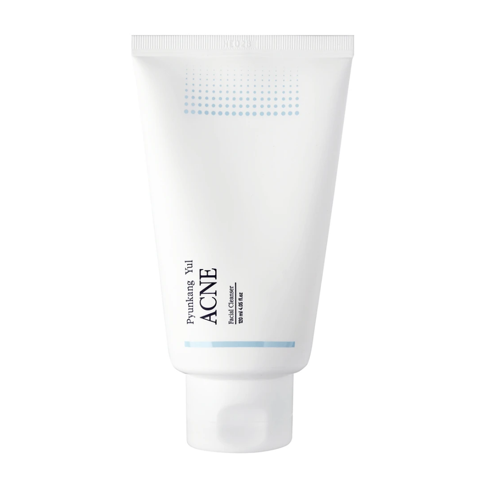 En tub Pyunkang Yul Acne Facial Cleanser 120ml för känslig och aknebenägen hud på vit bakgrund.